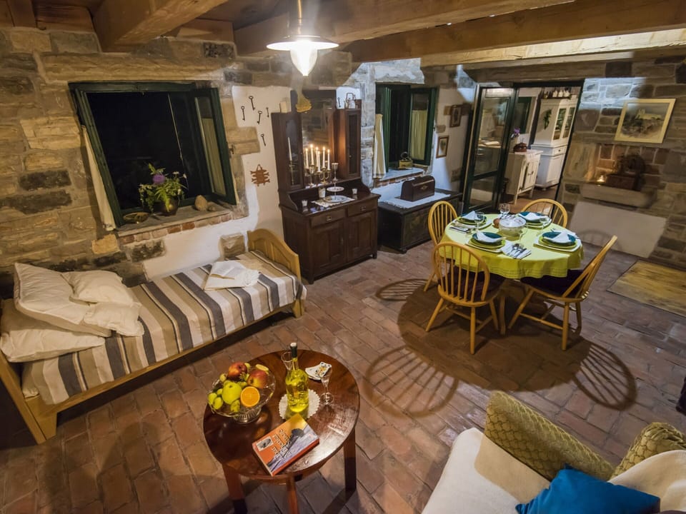 House | Dining
