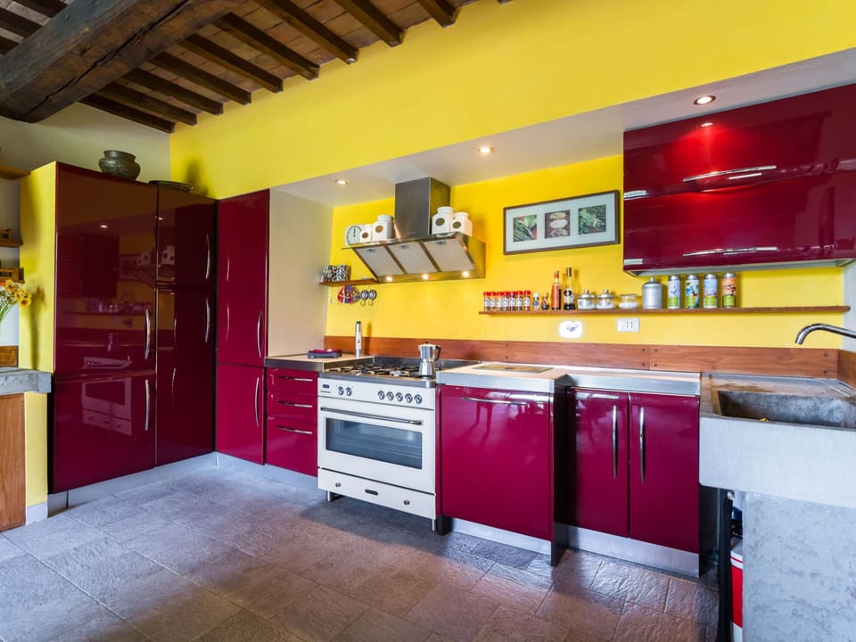 House | Private kitchen | Stovetop, highchair
