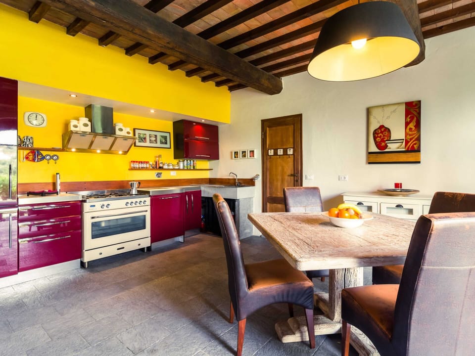 House | Private kitchen | Stovetop, highchair