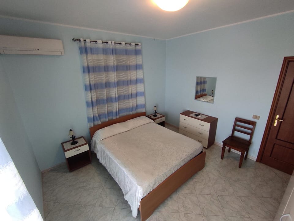 House | 6 bedrooms, iron/ironing board, bed sheets