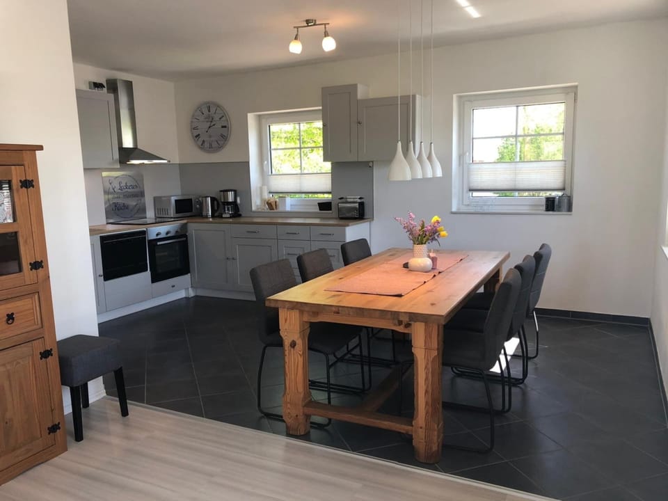 Apartment | Dining