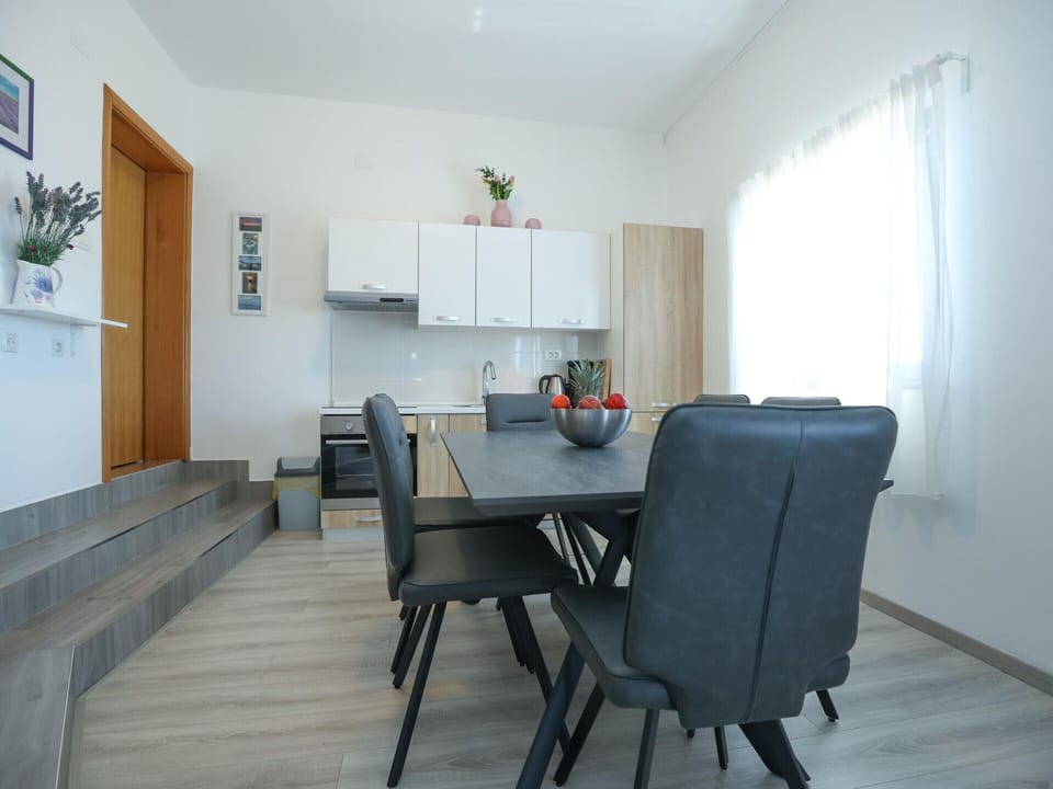 Apartment | Dining
