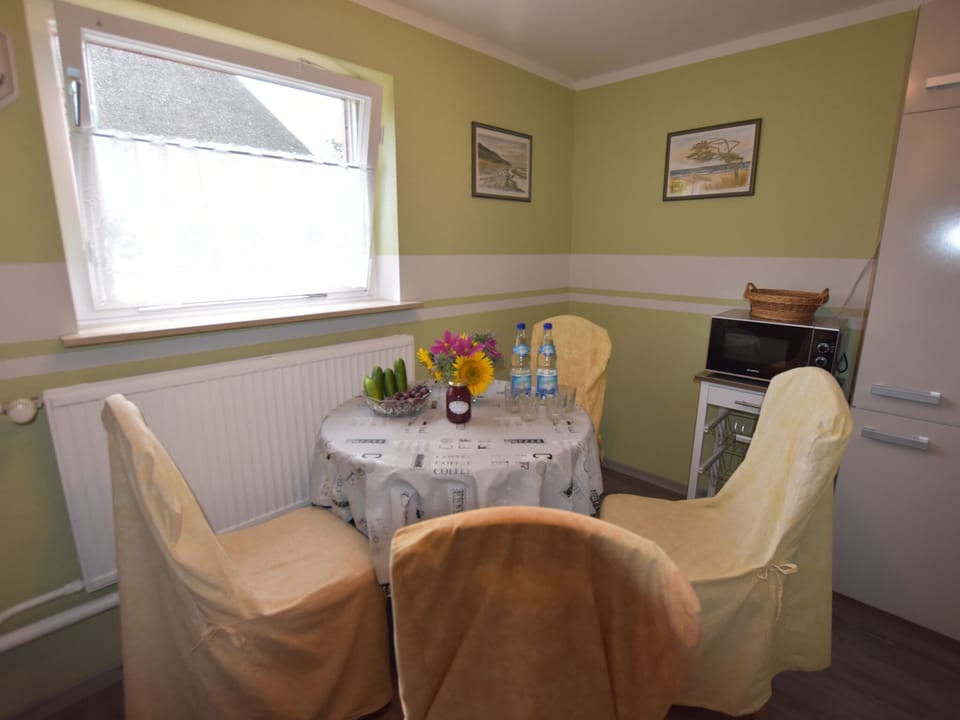 Apartment | Dining