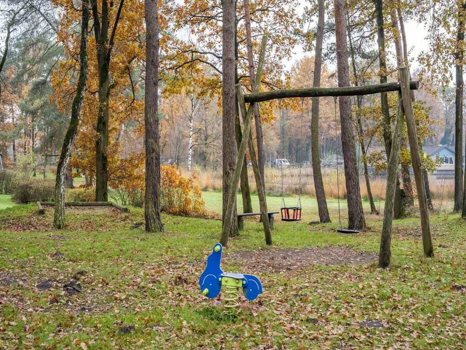 Family Bungalow by the Fen House in Limburg (province)