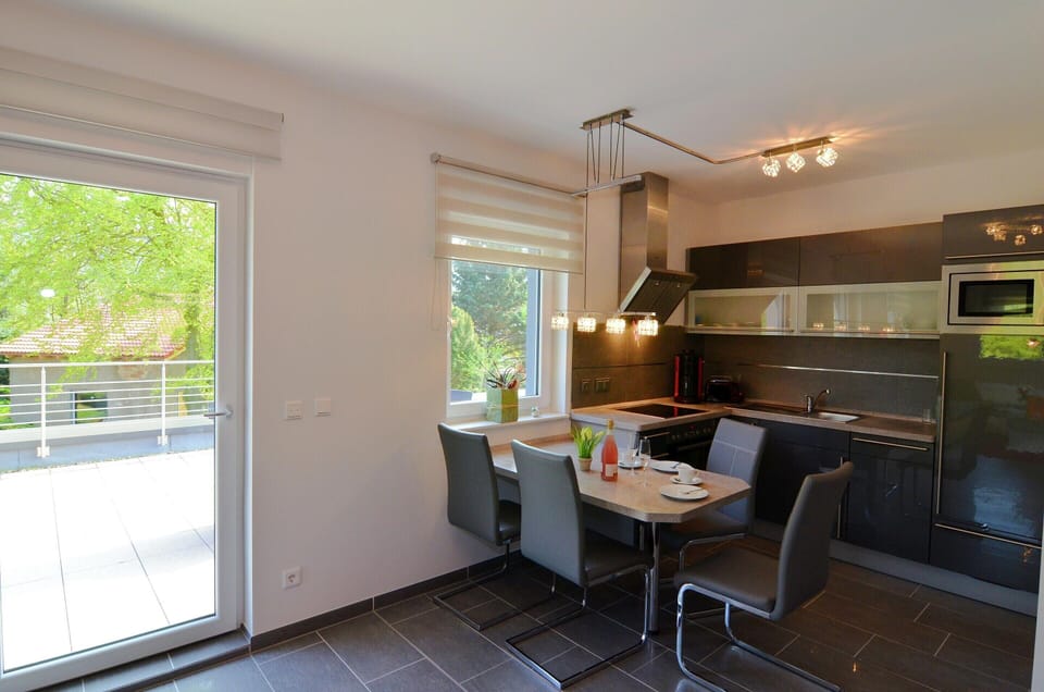 Apartment | Dining