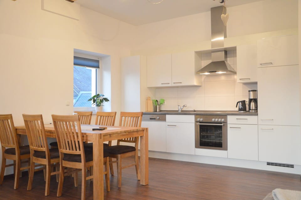 Apartment | Dining
