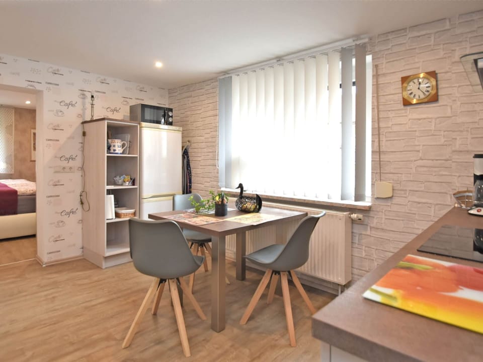 Apartment | Dining