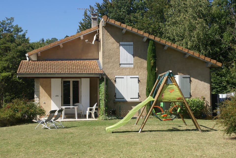 Relaxing Retreat in Bathernay House in Auvergne-Rhône-Alpes
