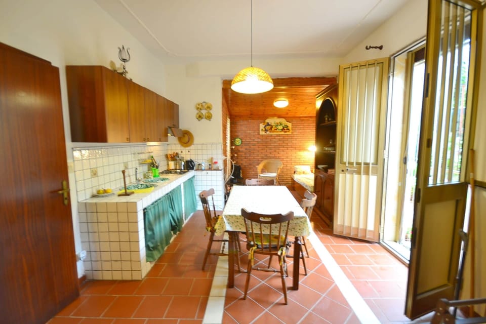 House | Dining