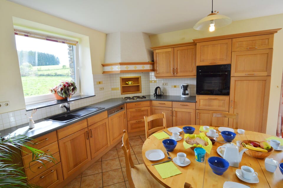 Cottage | Private kitchen | Highchair