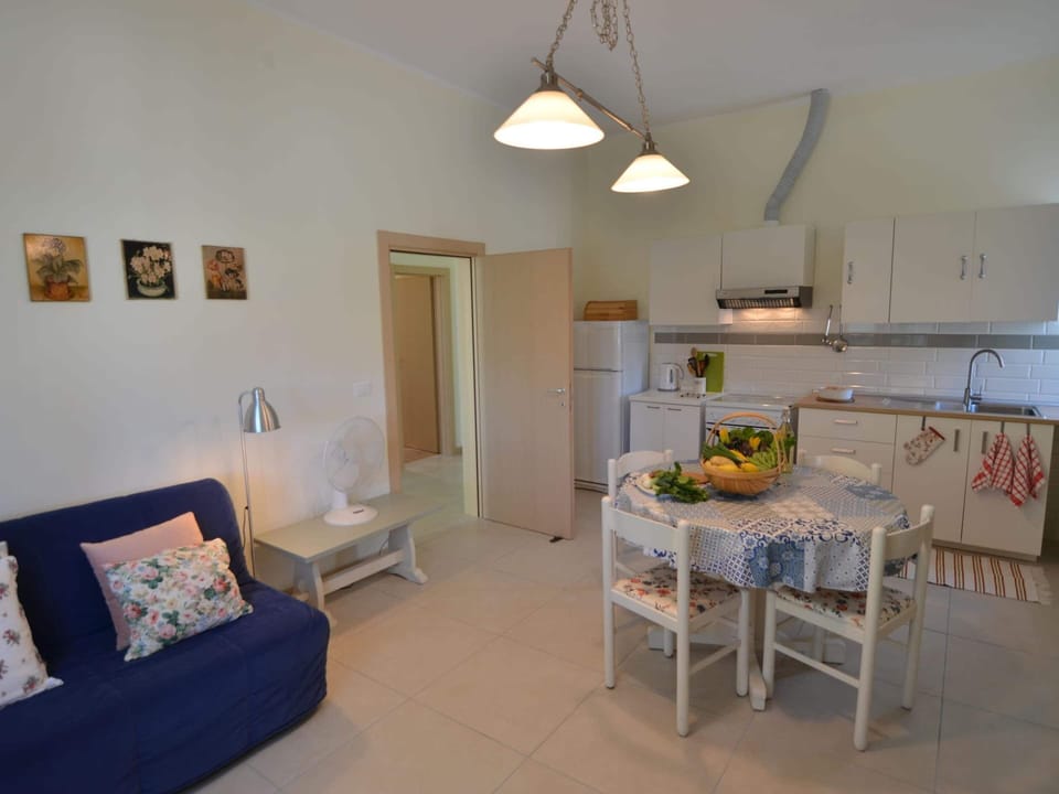 Apartment | Dining