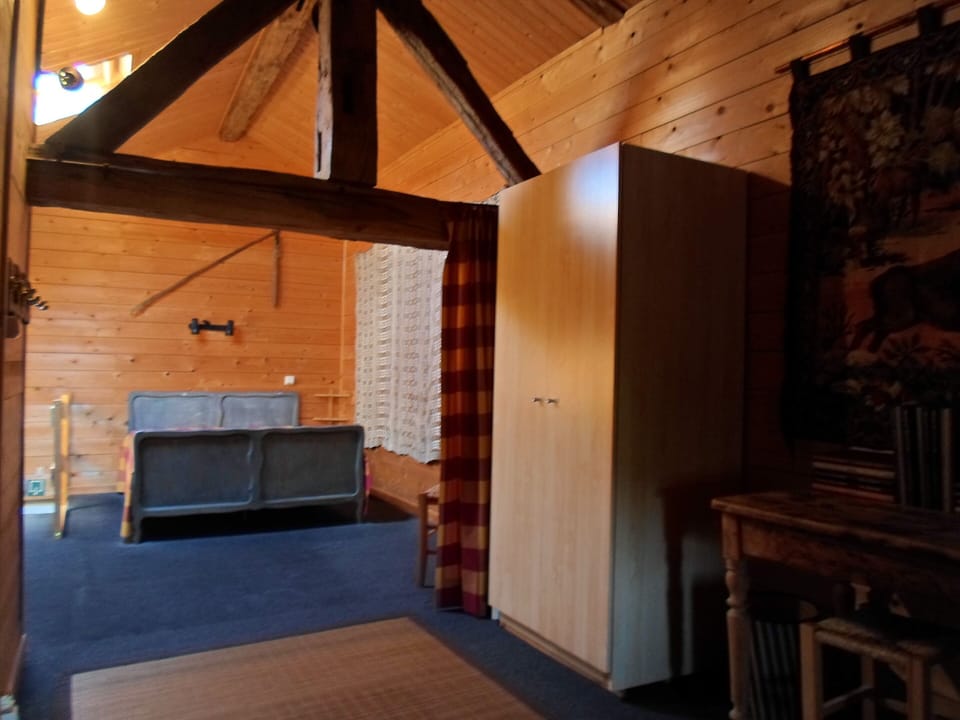 Cottage | 4 bedrooms, individually furnished, bed sheets