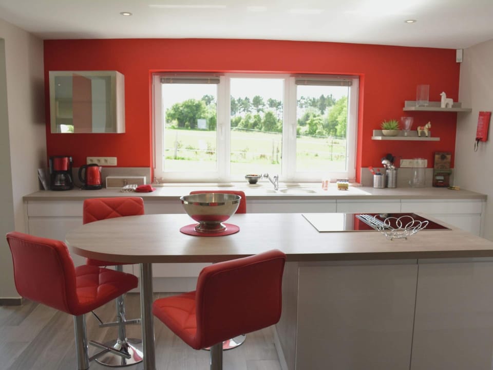 Villa | Private kitchen | Stovetop, highchair