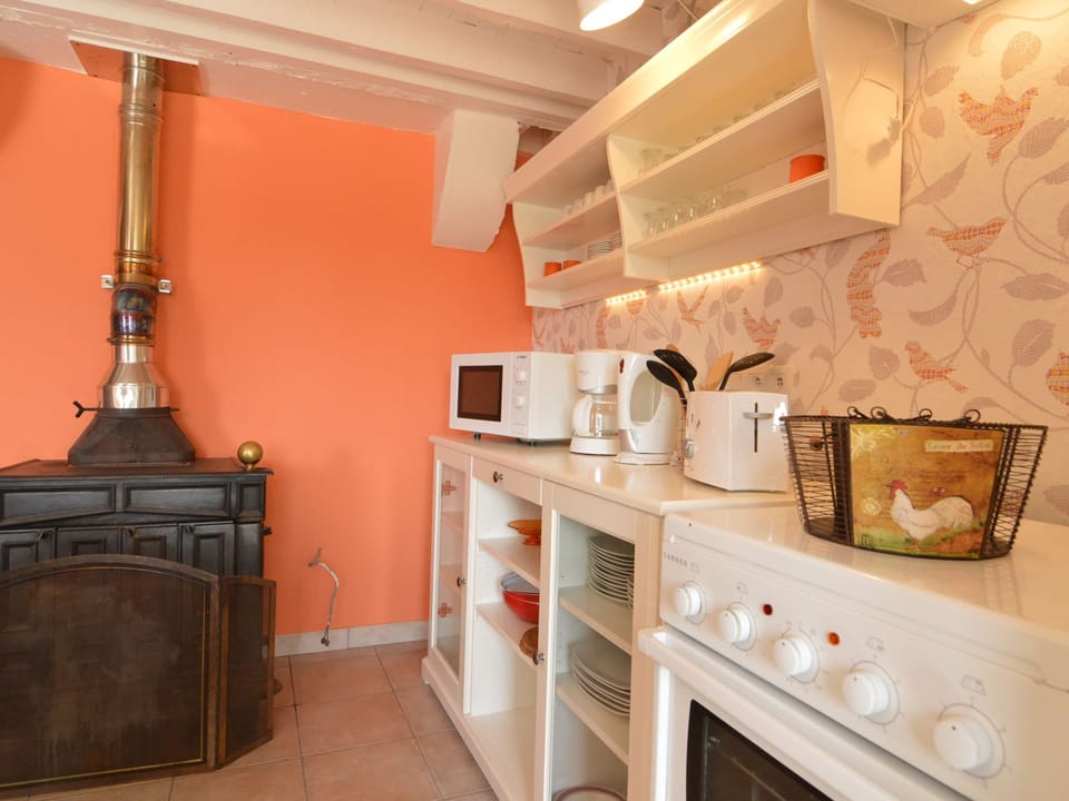 Cottage | Private kitchen | Highchair