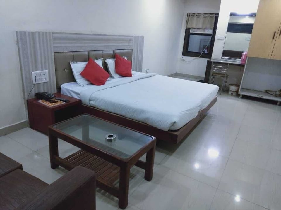1 bedroom, in-room safe, soundproofing, iron/ironing board (on request)