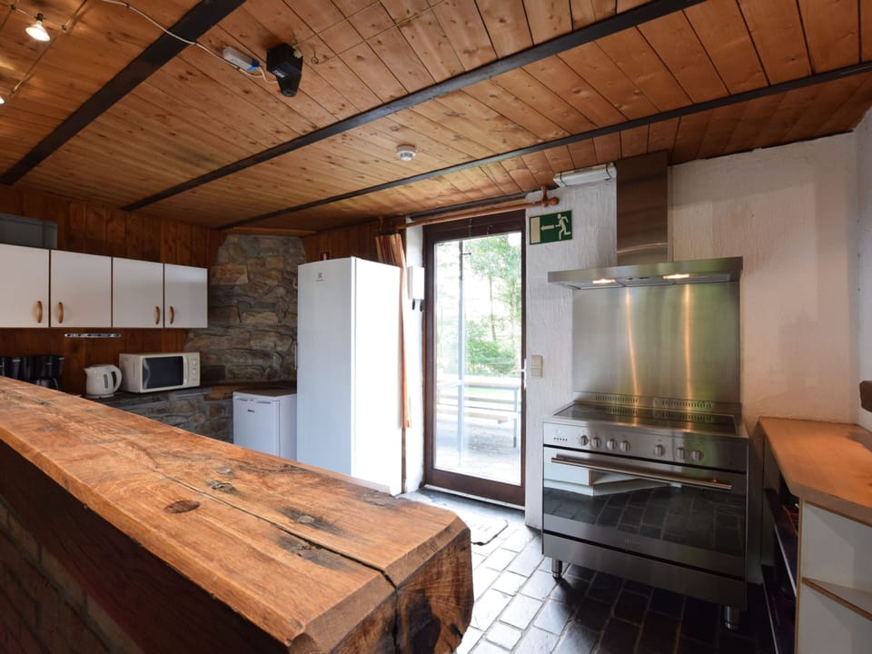 Cottage | Private kitchen | Highchair