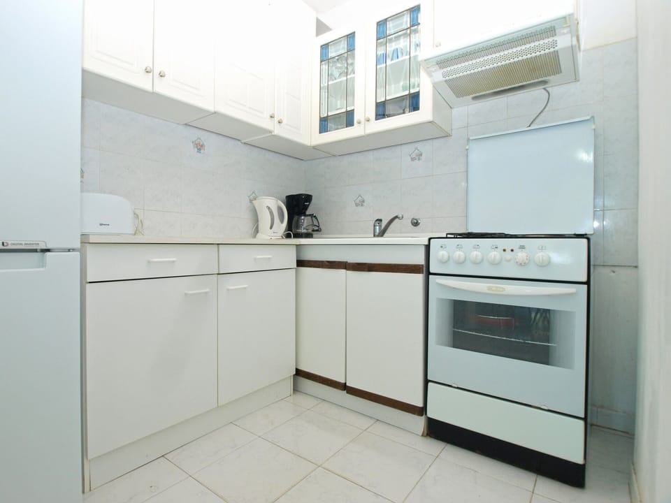Standard Apartment, 4 Bedrooms (21658) | Private kitchen | Fridge, microwave, espresso maker, coffee/tea maker