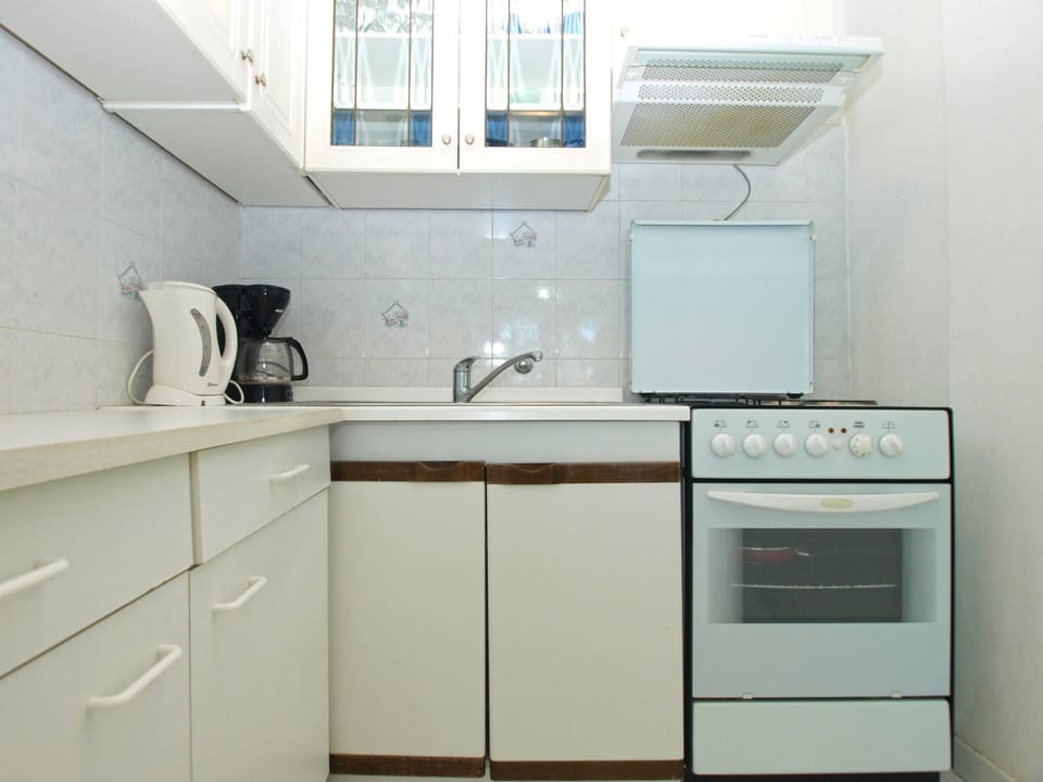 Standard Apartment, 4 Bedrooms (21658) | Private kitchen | Fridge, microwave, espresso maker, coffee/tea maker