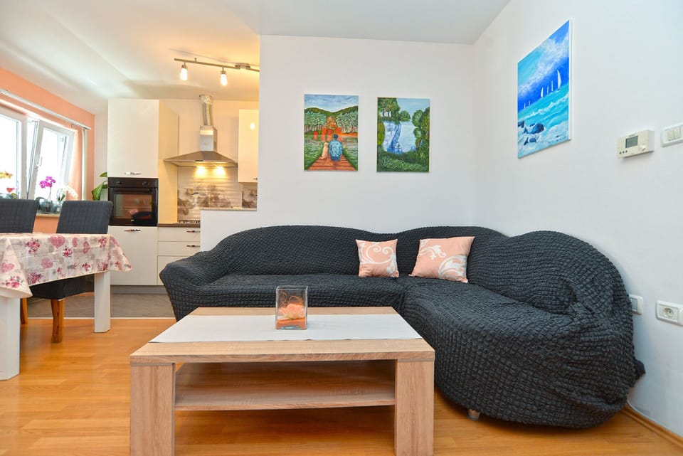 Standard Apartment, 1 Bedroom (23021) | Living area | TV