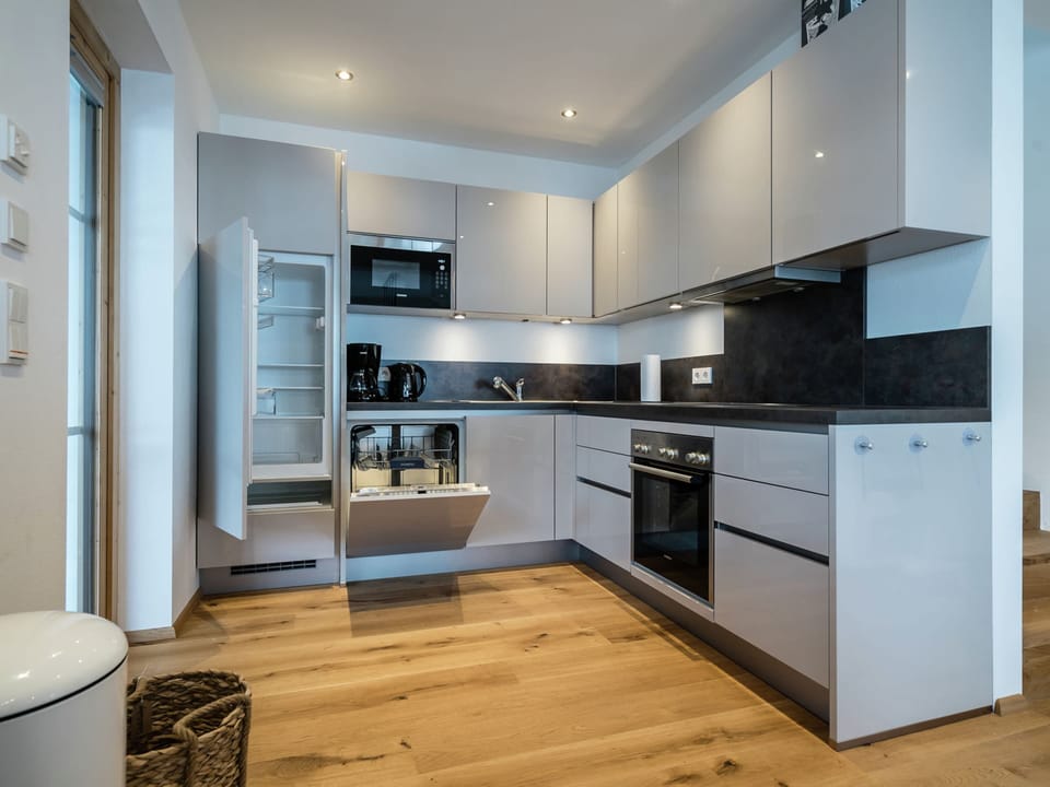 Chalet | Private kitchen | Dishwasher, highchair