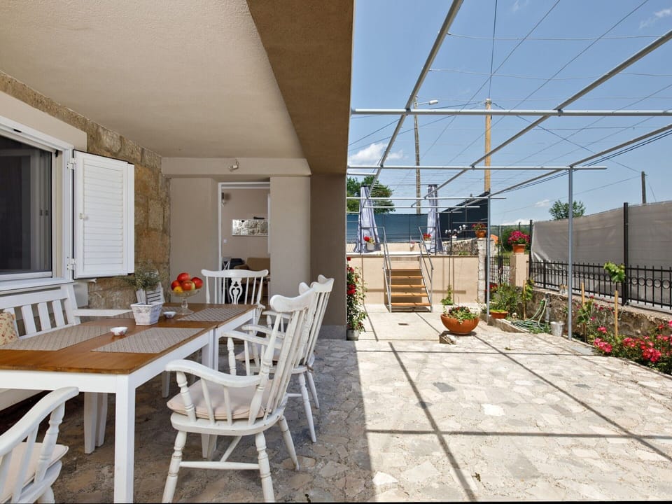 House | Dining