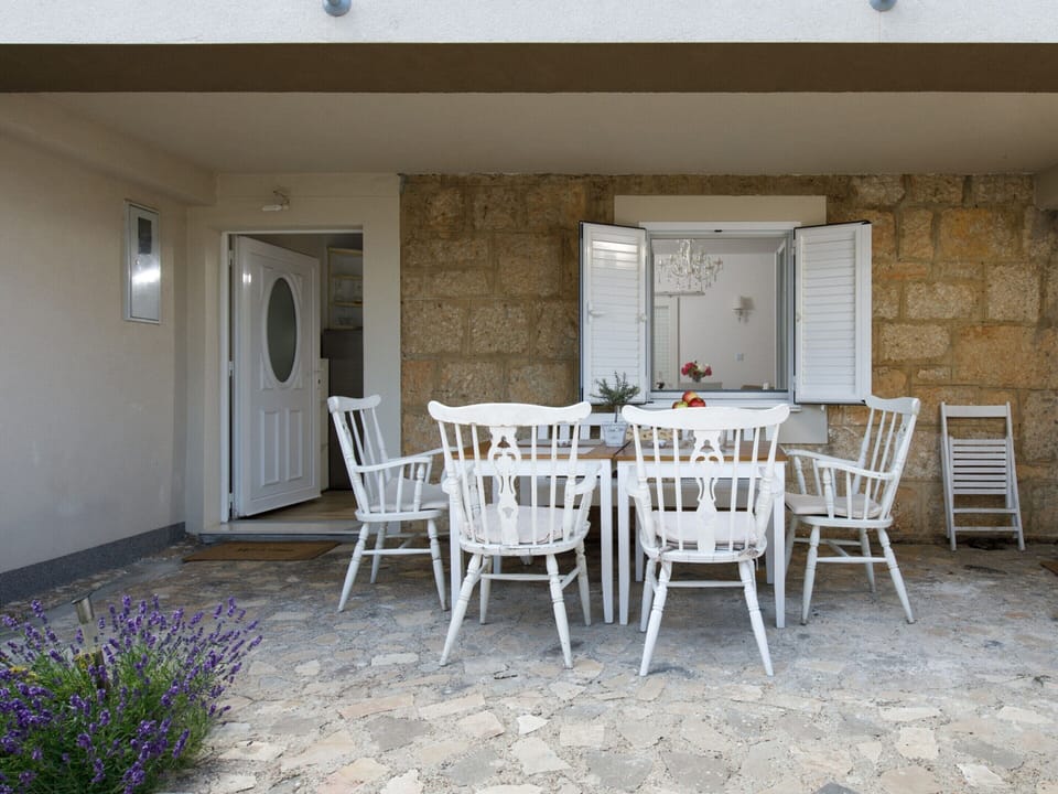 House | Dining