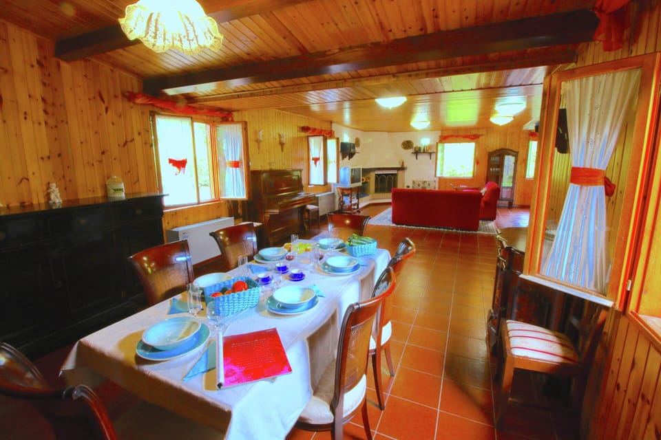 Chalet | Dining