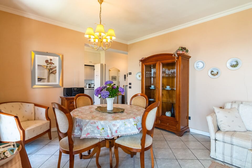 House | Dining