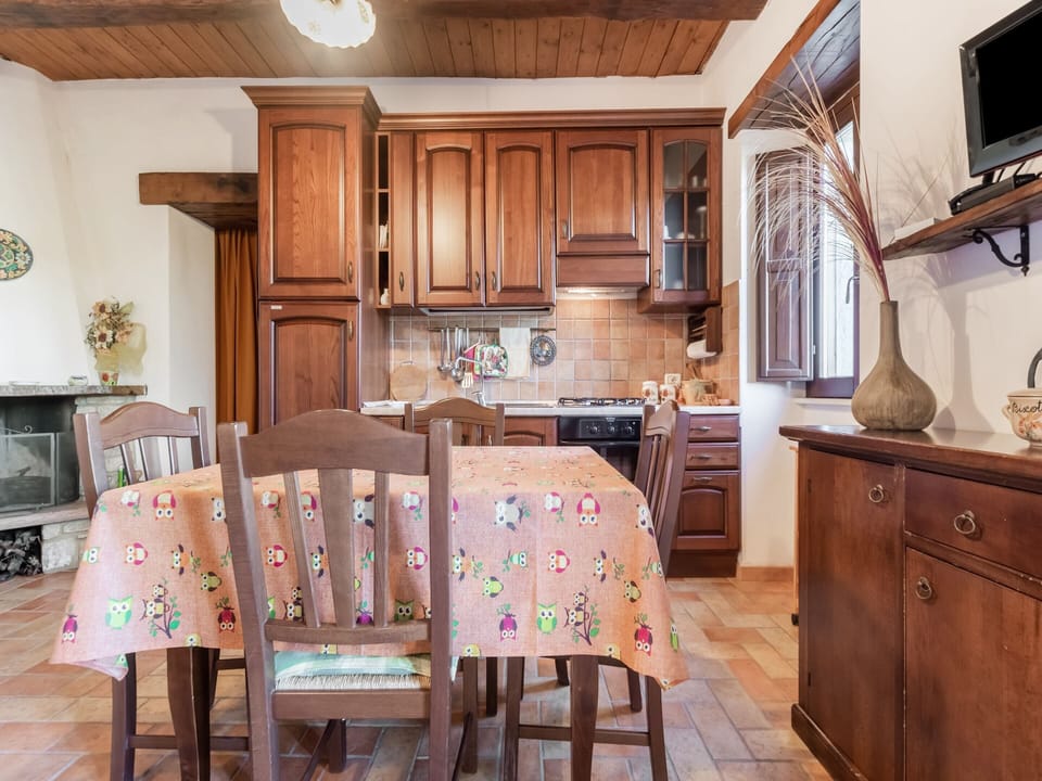 Cottage | Dining