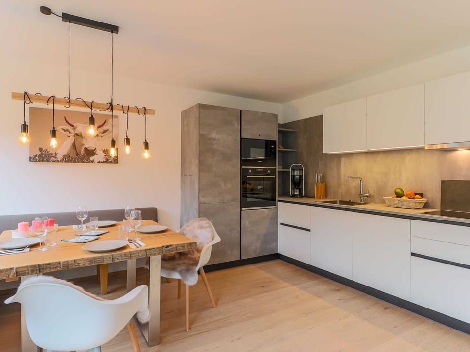 Apartment | Dining