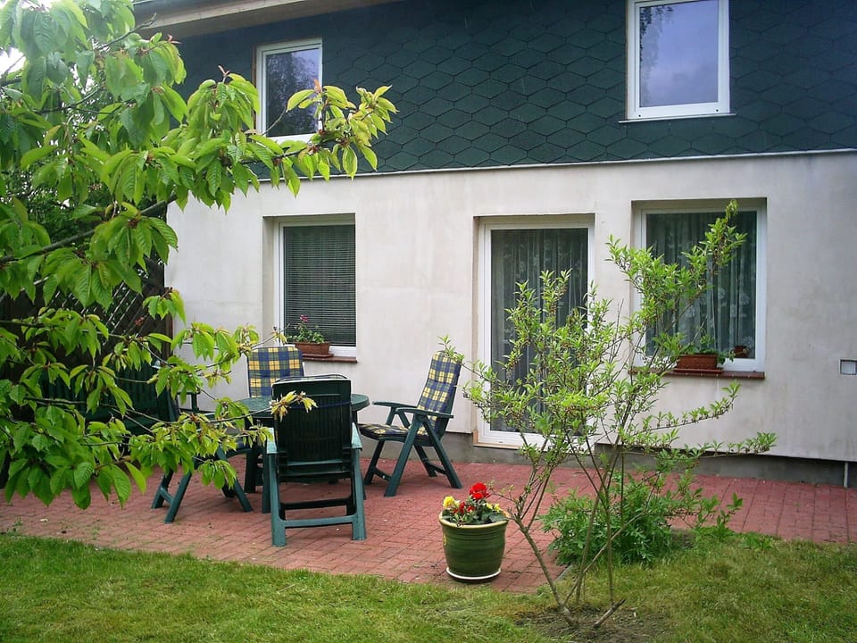 House | Outdoor dining