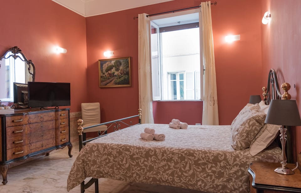 Superior Double Room, 1 Bedroom, City View | Premium bedding, down comforters, desk, laptop workspace
