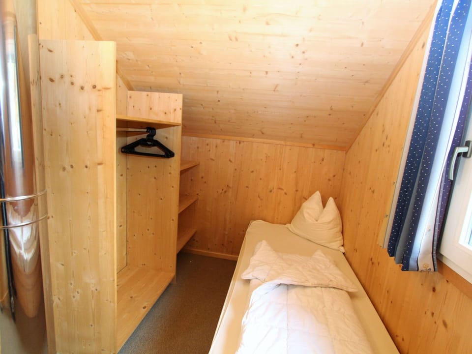 Chalet | 2 bedrooms, individually furnished, bed sheets