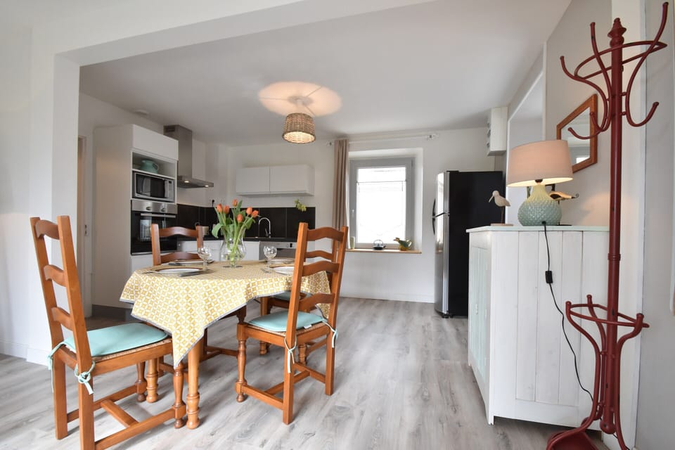 Cottage | Dining