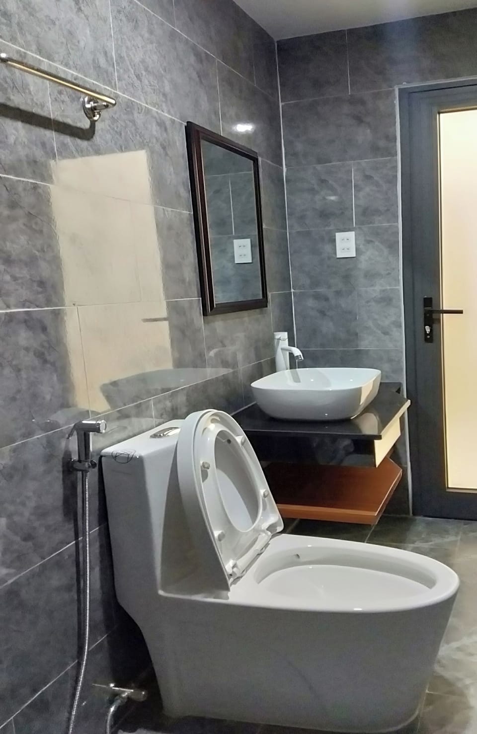 Deluxe Double Room, Balcony, Garden View | Bathroom | Shower, rainfall showerhead, free toiletries, hair dryer