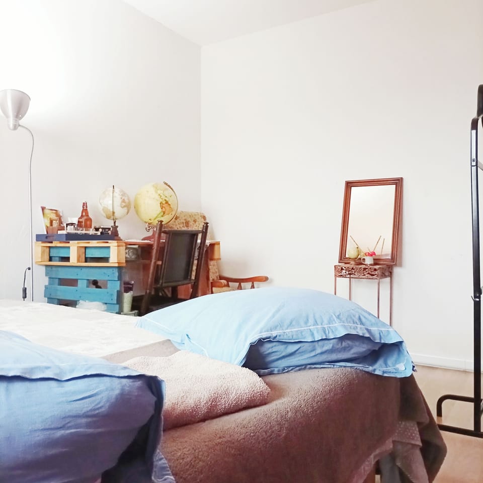 Book A Rest - Business Double Room | Laptop workspace, soundproofing, free WiFi, bed sheets