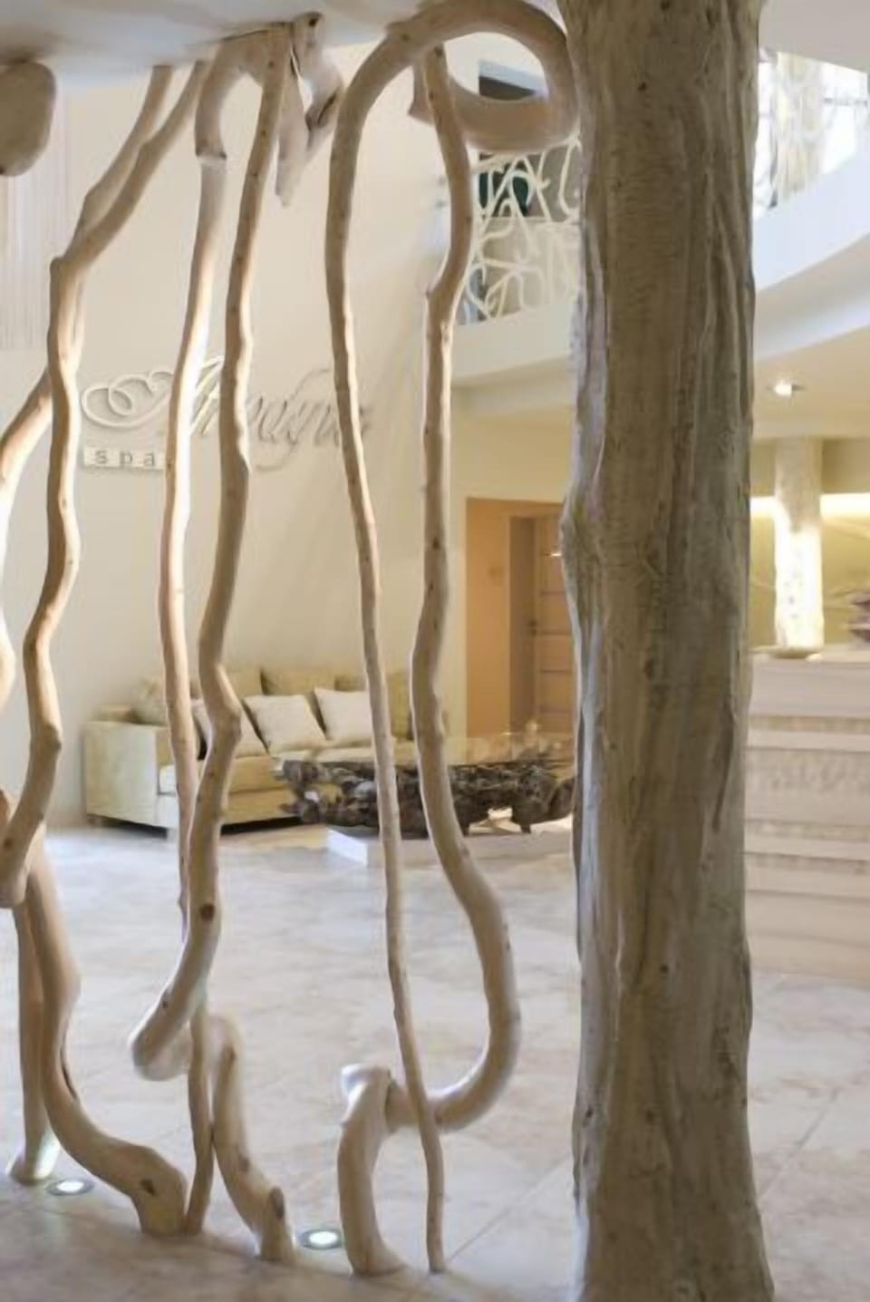 Couples treatment rooms, sauna, hot tub, body treatments, hydrotherapy
