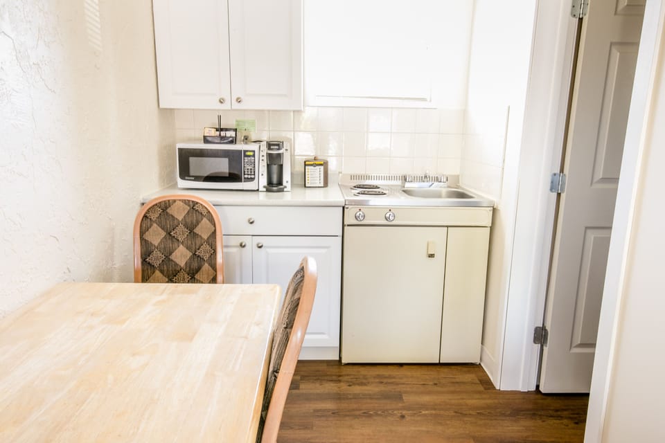 Studio, Kitchenette, Ground Floor (No Pets Allowed) | Private kitchenette | Coffee/tea maker, fridge, microwave