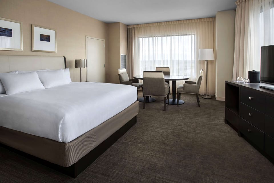 Junior Suite | Premium bedding, down comforters, in-room safe, desk