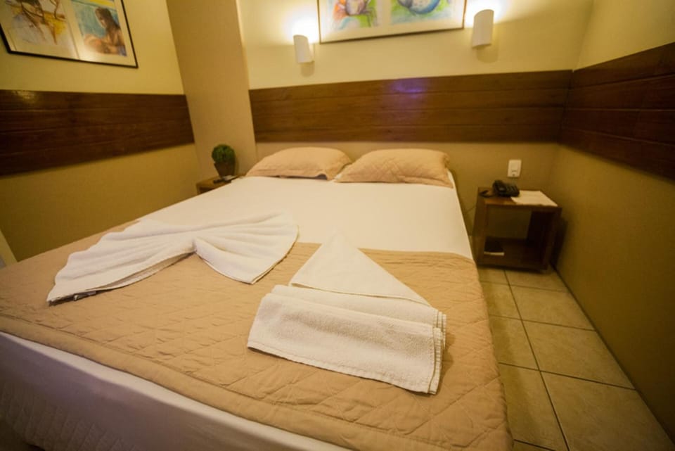 Standard Double or Twin Room (Acesso via escada) | Minibar, in-room safe, free cribs/infant beds, free WiFi