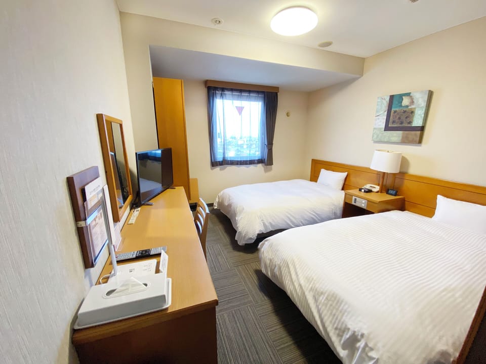 WiFi (free), bed sheets