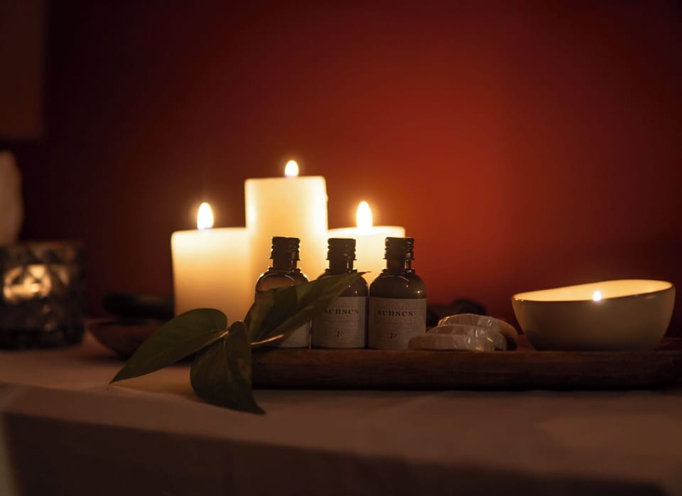 Couples treatment rooms, body treatments, aromatherapy