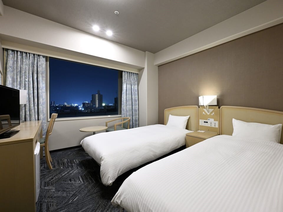In-room safe, desk, WiFi (free), bed sheets