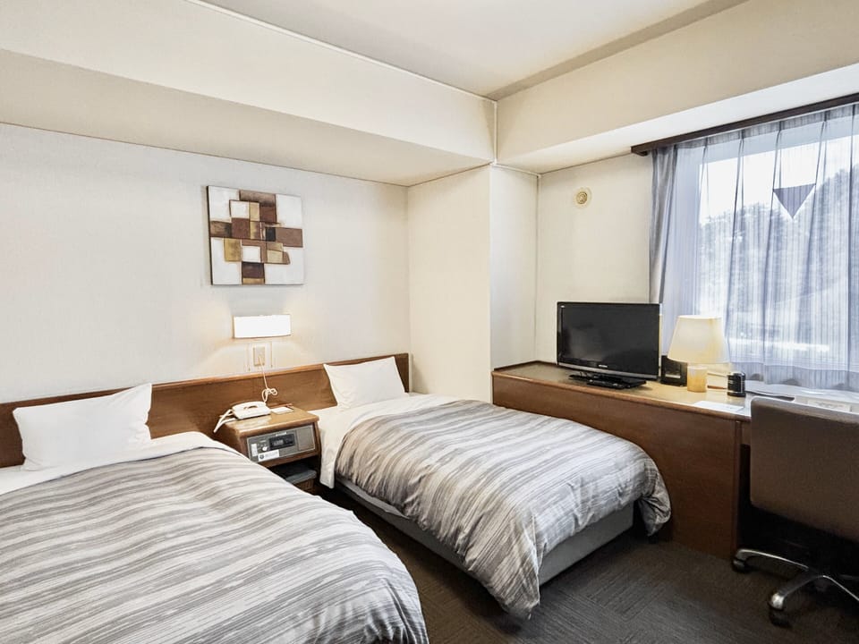 Desk, free wired internet, bed sheets