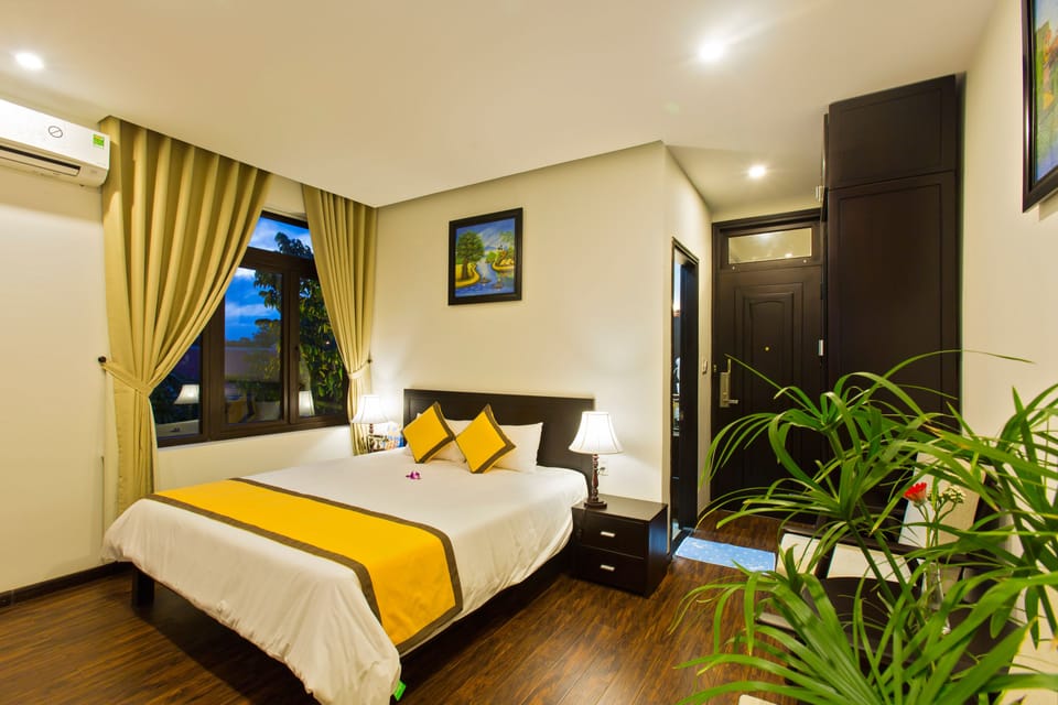 Minibar, in-room safe, desk, soundproofing