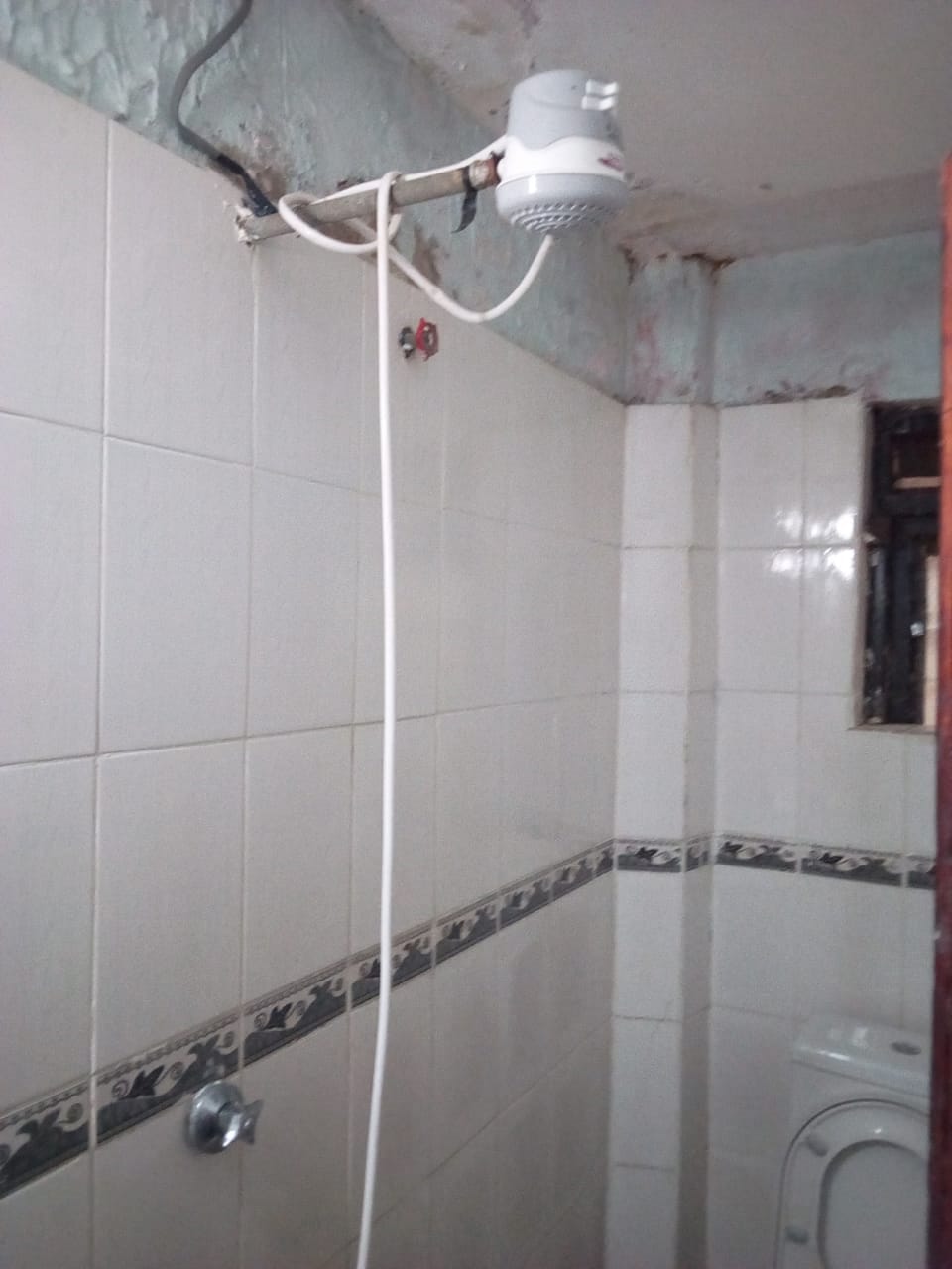 Shower, free toiletries, towels, soap
