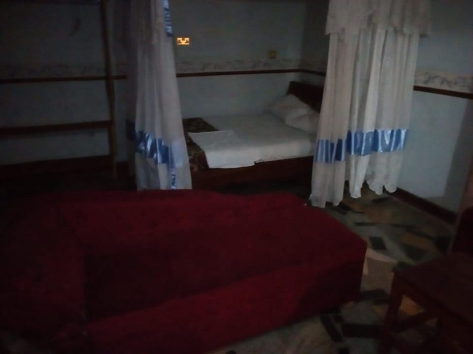 Deluxe Room | Desk, free WiFi, bed sheets