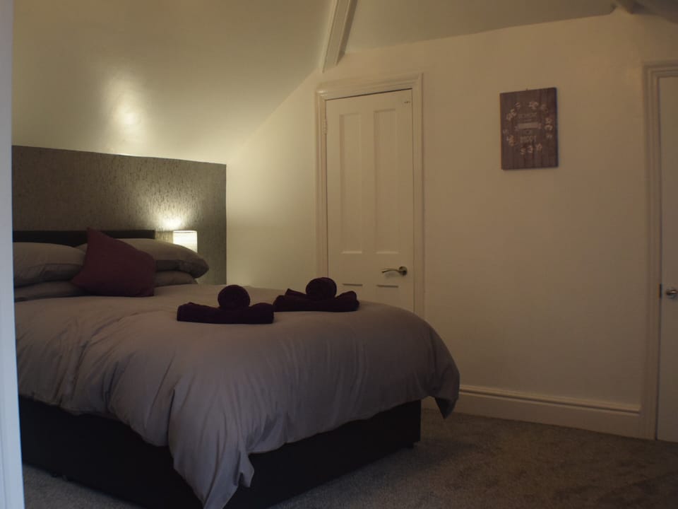 Double Room, 1 Double Bed, Mountain View (First Floor - Room Number 4) | Individually decorated, individually furnished, soundproofing, free WiFi