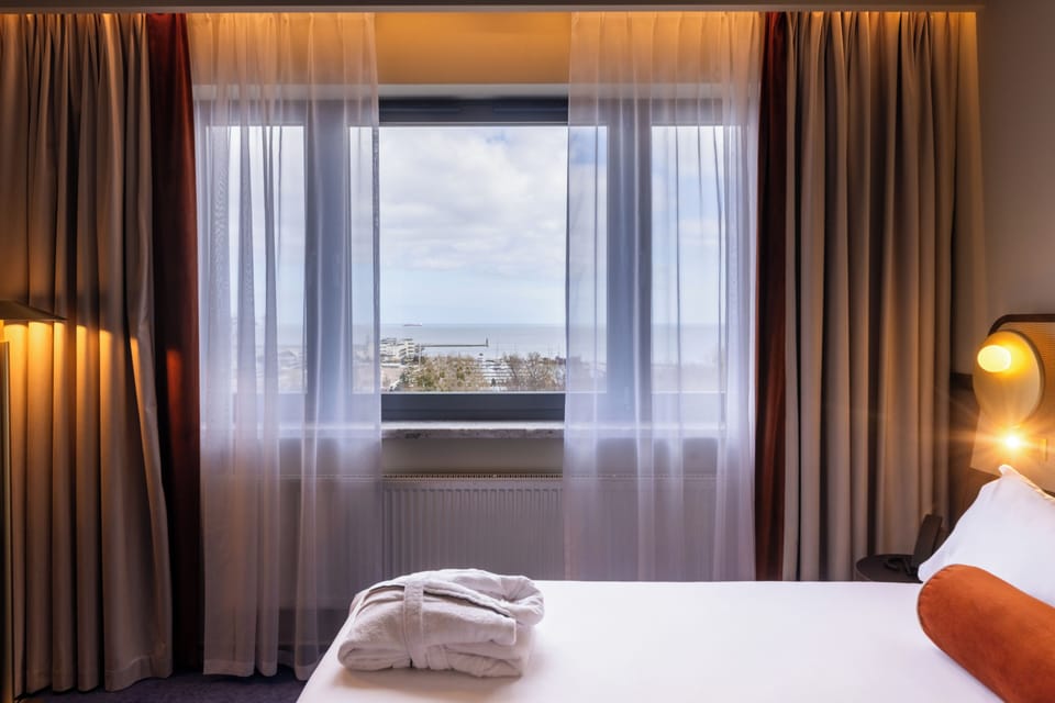 Privilege, Room, 1 Double Bed, Sea View | Minibar, in-room safe, desk, iron/ironing board