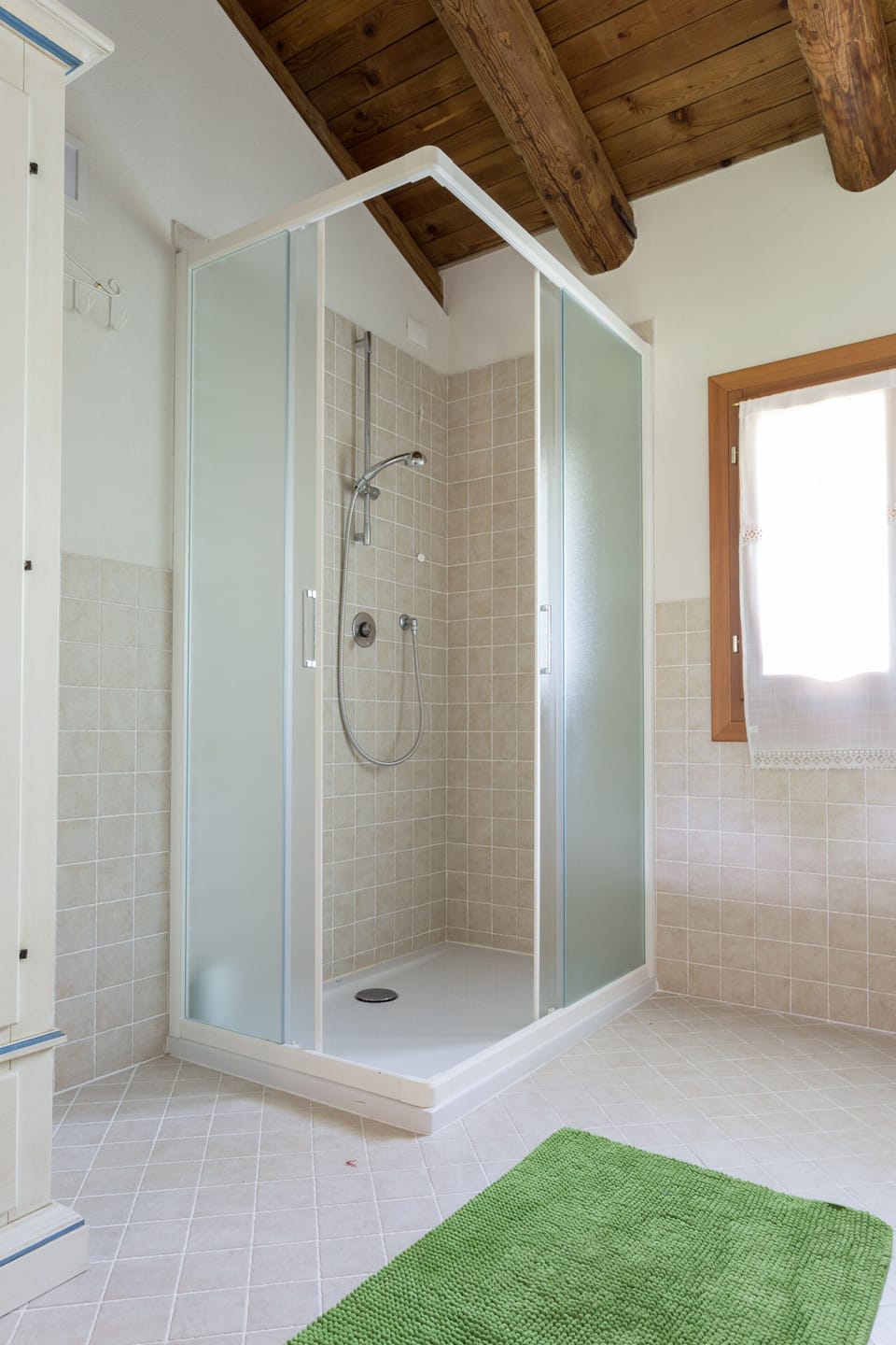 Bathroom shower